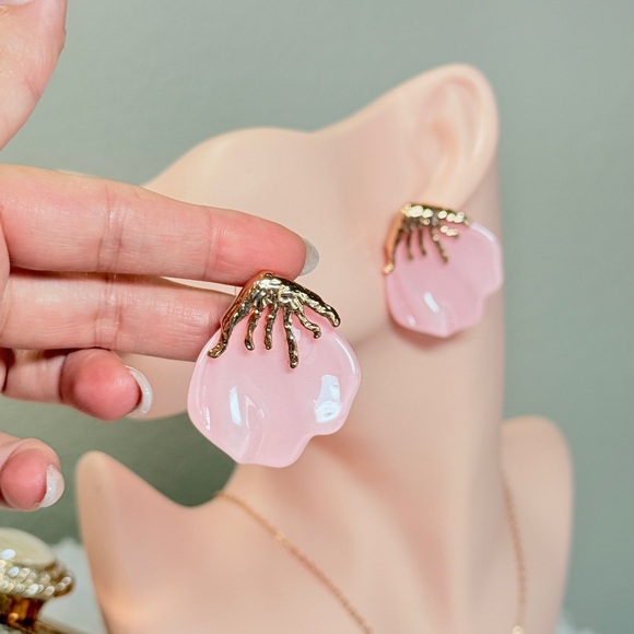 ⚜️ Elegant Pink Earrings - Picture 4 of 6